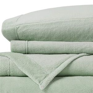 NWT -True North Fleece Sheet Set, Sage Color